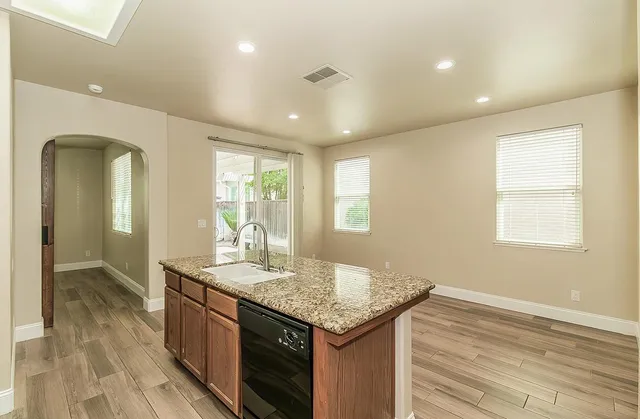 $415,000 | 735 West Brittany Lane, Clovis, CA 93619