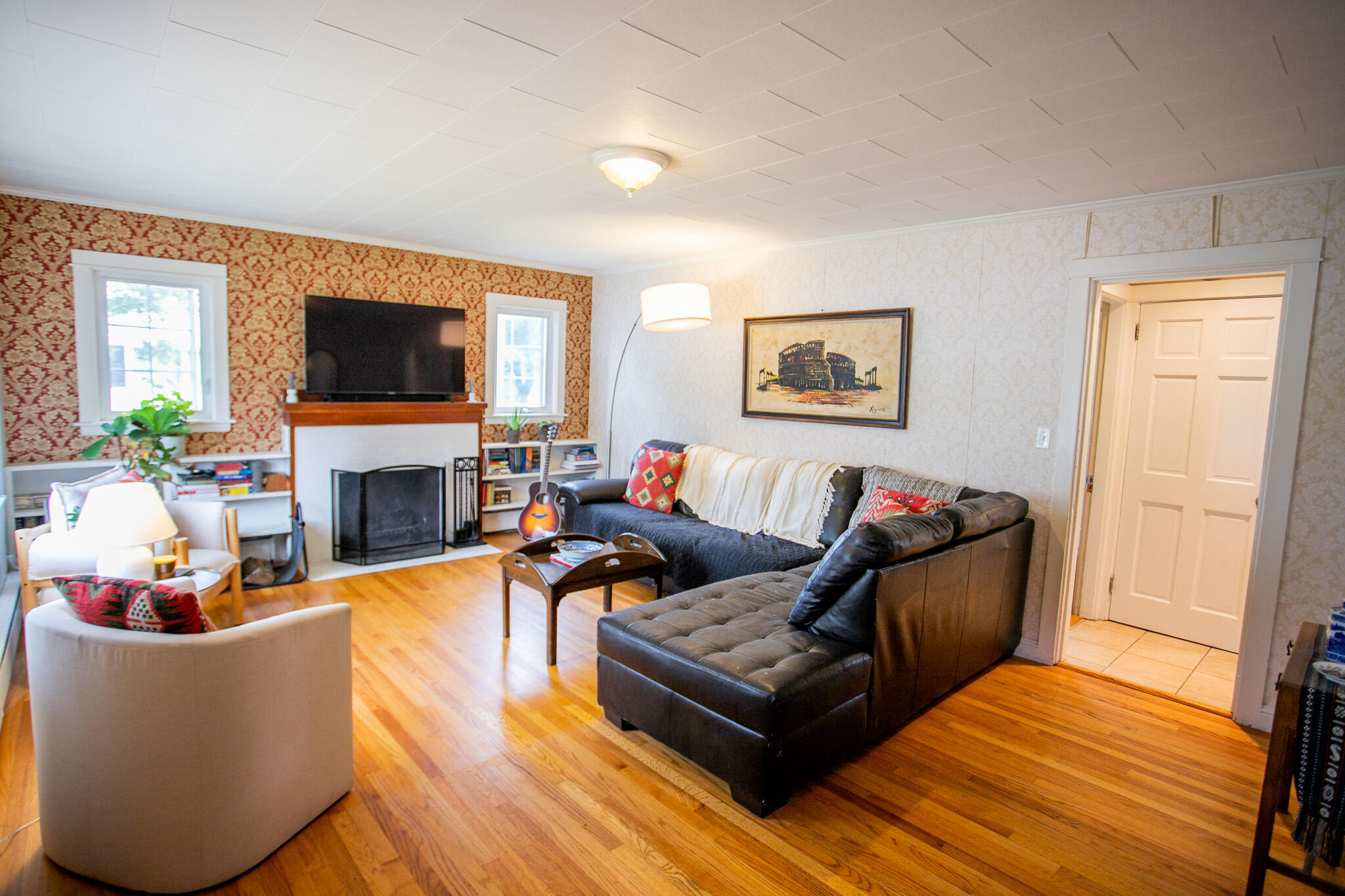 332 14th Street Bangor, ME 04401 - Photo 15 of 46 Living Room