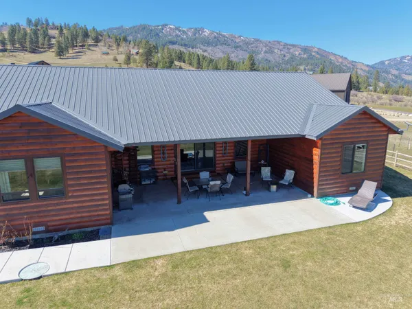 $965,000 | 14 Bobcat Court, Garden Valley, ID 83622