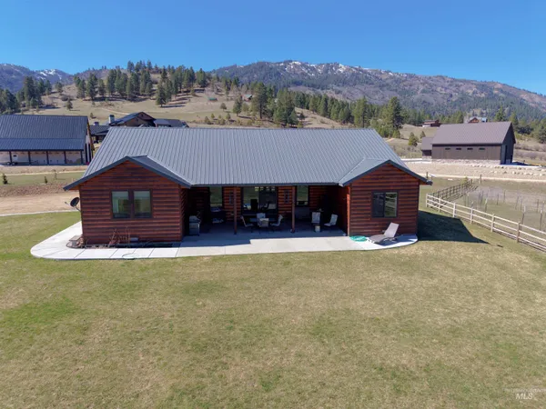 $965,000 | 14 Bobcat Court, Garden Valley, ID 83622
