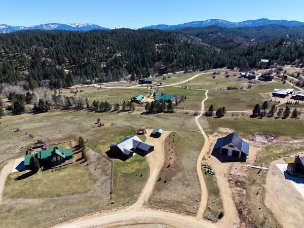 $965,000 | 14 Bobcat Court, Garden Valley, ID 83622