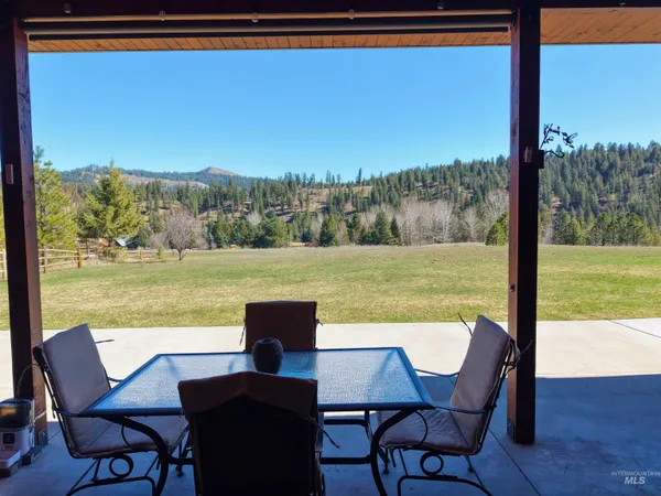 $965,000 | 14 Bobcat Court, Garden Valley, ID 83622