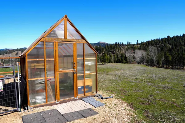 $965,000 | 14 Bobcat Court, Garden Valley, ID 83622