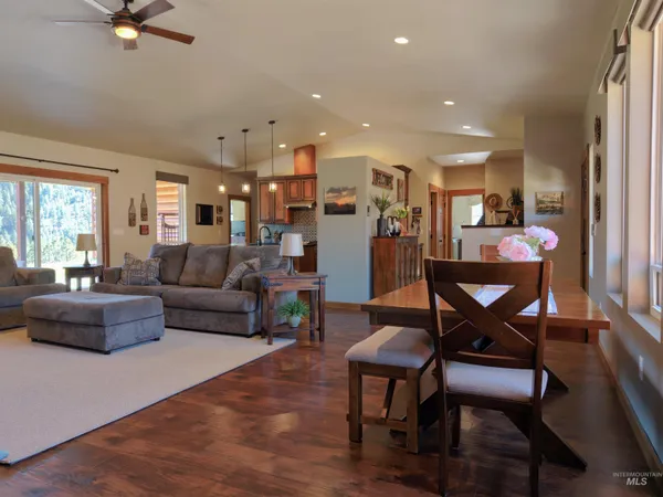$965,000 | 14 Bobcat Court, Garden Valley, ID 83622