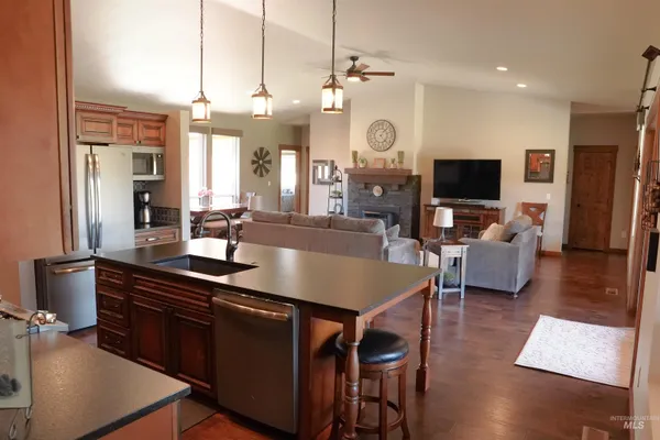 $965,000 | 14 Bobcat Court, Garden Valley, ID 83622