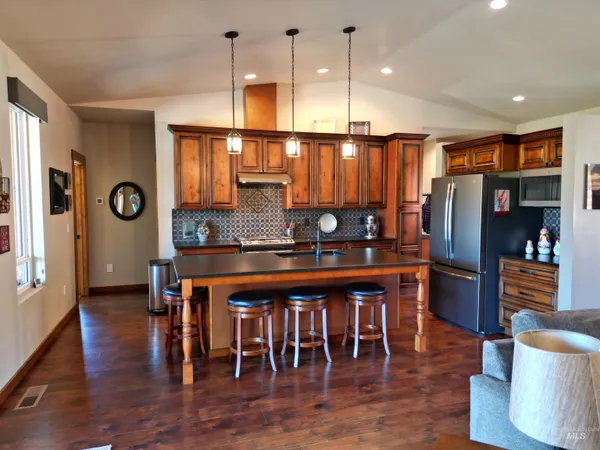 $965,000 | 14 Bobcat Court, Garden Valley, ID 83622