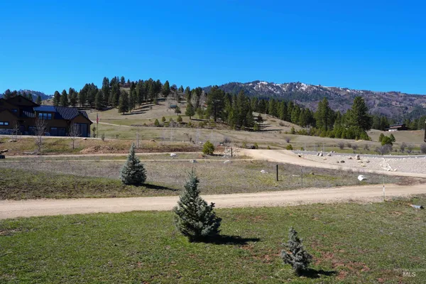 $965,000 | 14 Bobcat Court, Garden Valley, ID 83622