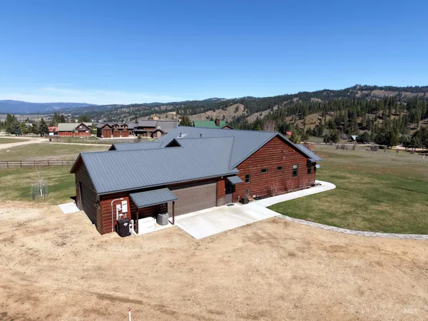 $965,000 | 14 Bobcat Court, Garden Valley, ID 83622