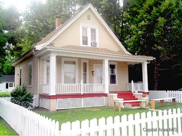 2117 South 1st Street Springfield, IL 62704 - Photo 1 of 9