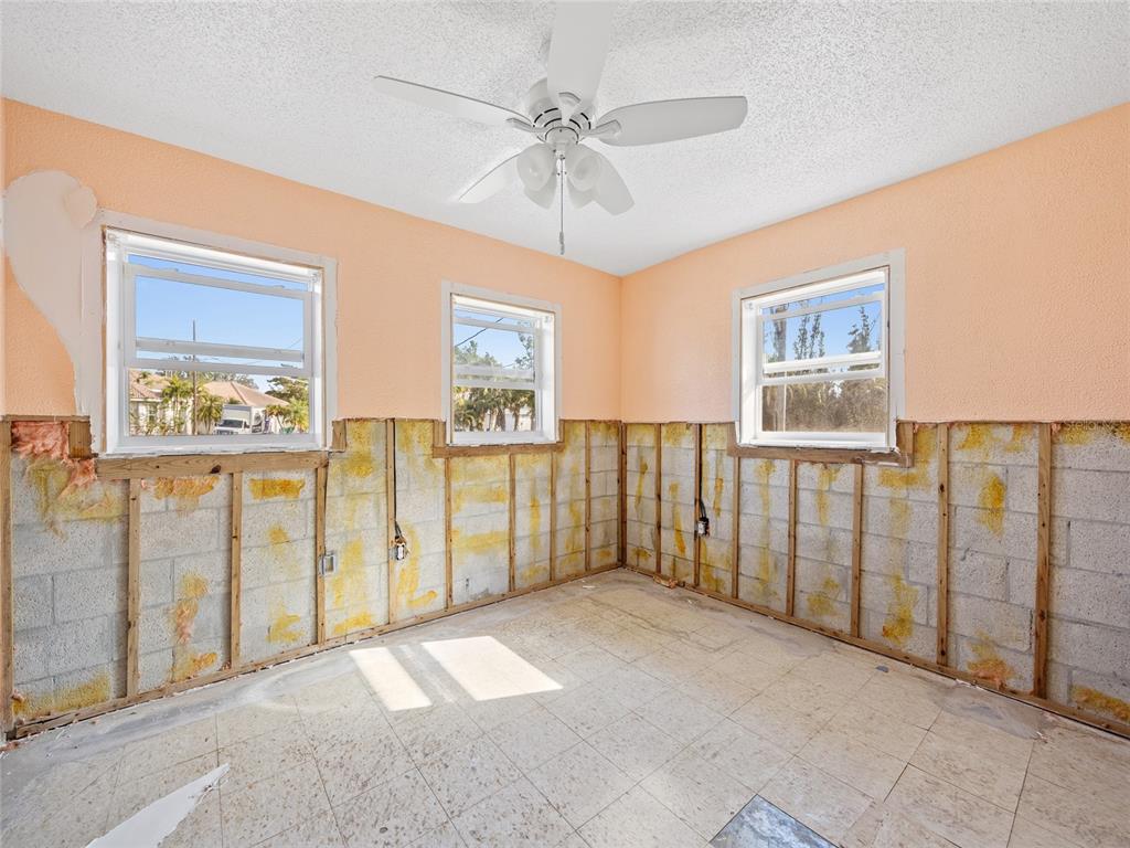 425 Fireball Court Punta Gorda, FL 33950 - Photo 14 of 38