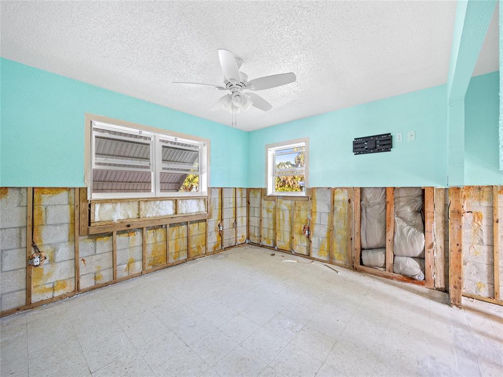 425 Fireball Court Punta Gorda, FL 33950 - Photo 16 of 38