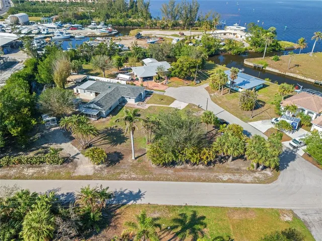$385,000 | 425 Fireball Court, Punta Gorda, FL 33950