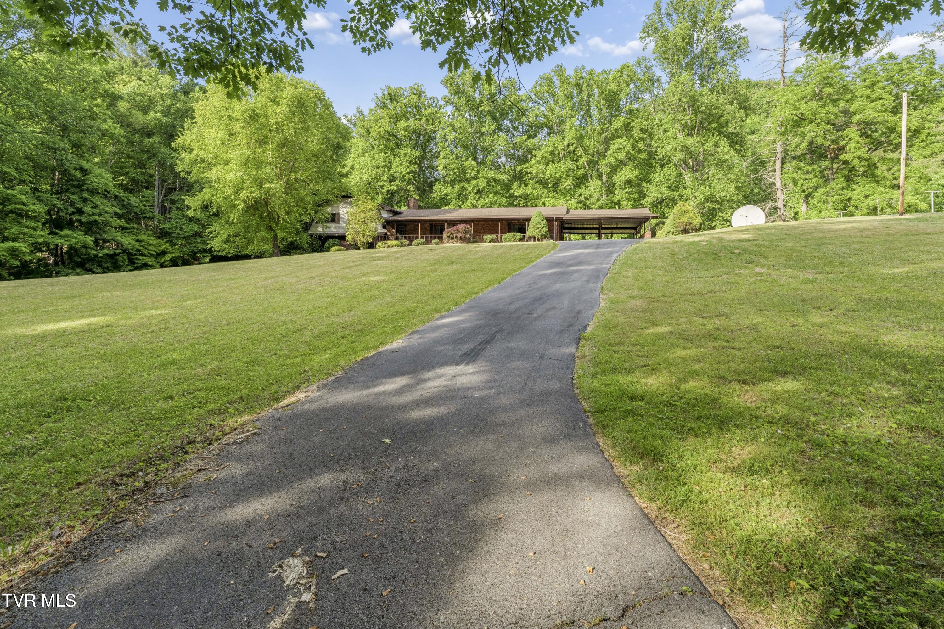 128 Lum McIntosh Road Erwin, TN 37650 - Photo 7 of 106 LumMc--64