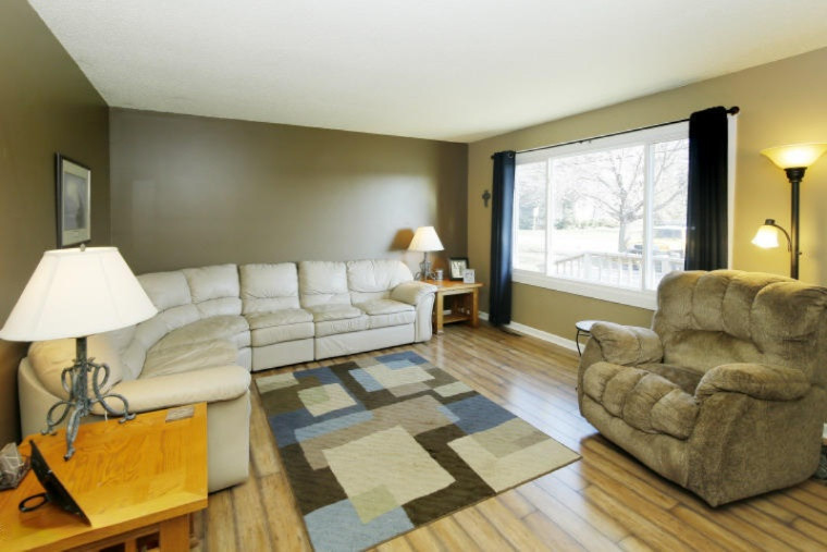 615 Piccadilly Road Kalamazoo, MI 49006 - Photo 3 of 23 14063338_02