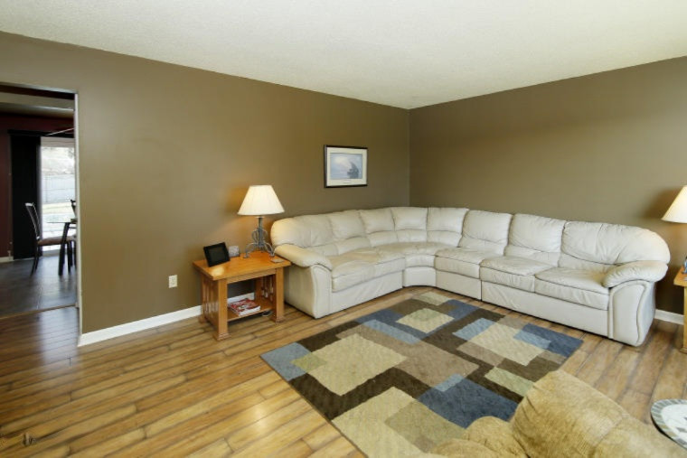 615 Piccadilly Road Kalamazoo, MI 49006 - Photo 4 of 23 14063338_03