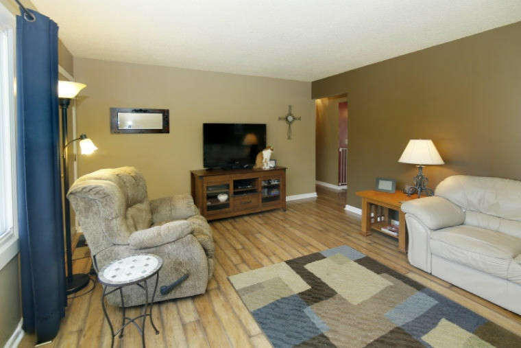 615 Piccadilly Road Kalamazoo, MI 49006 - Photo 5 of 23 14063338_04