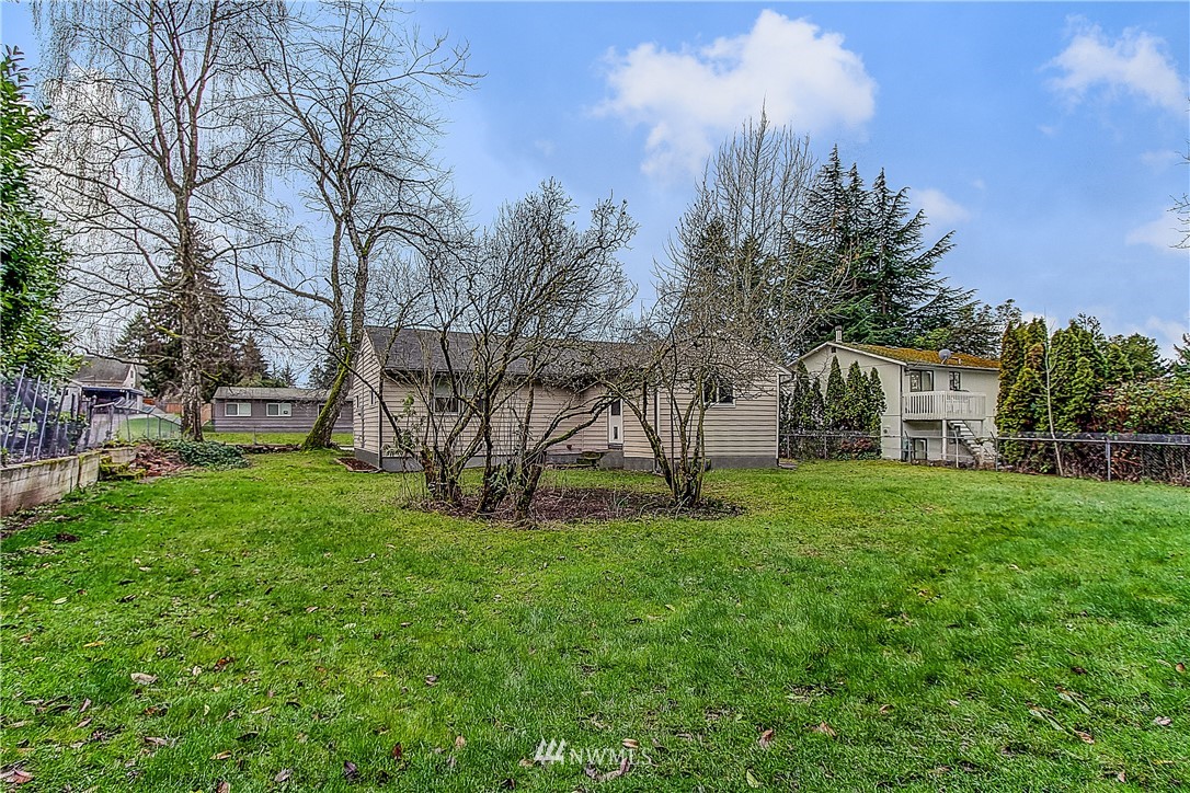 2624 Northeast 20th Street Renton, WA 98056 - Photo 14 of 15