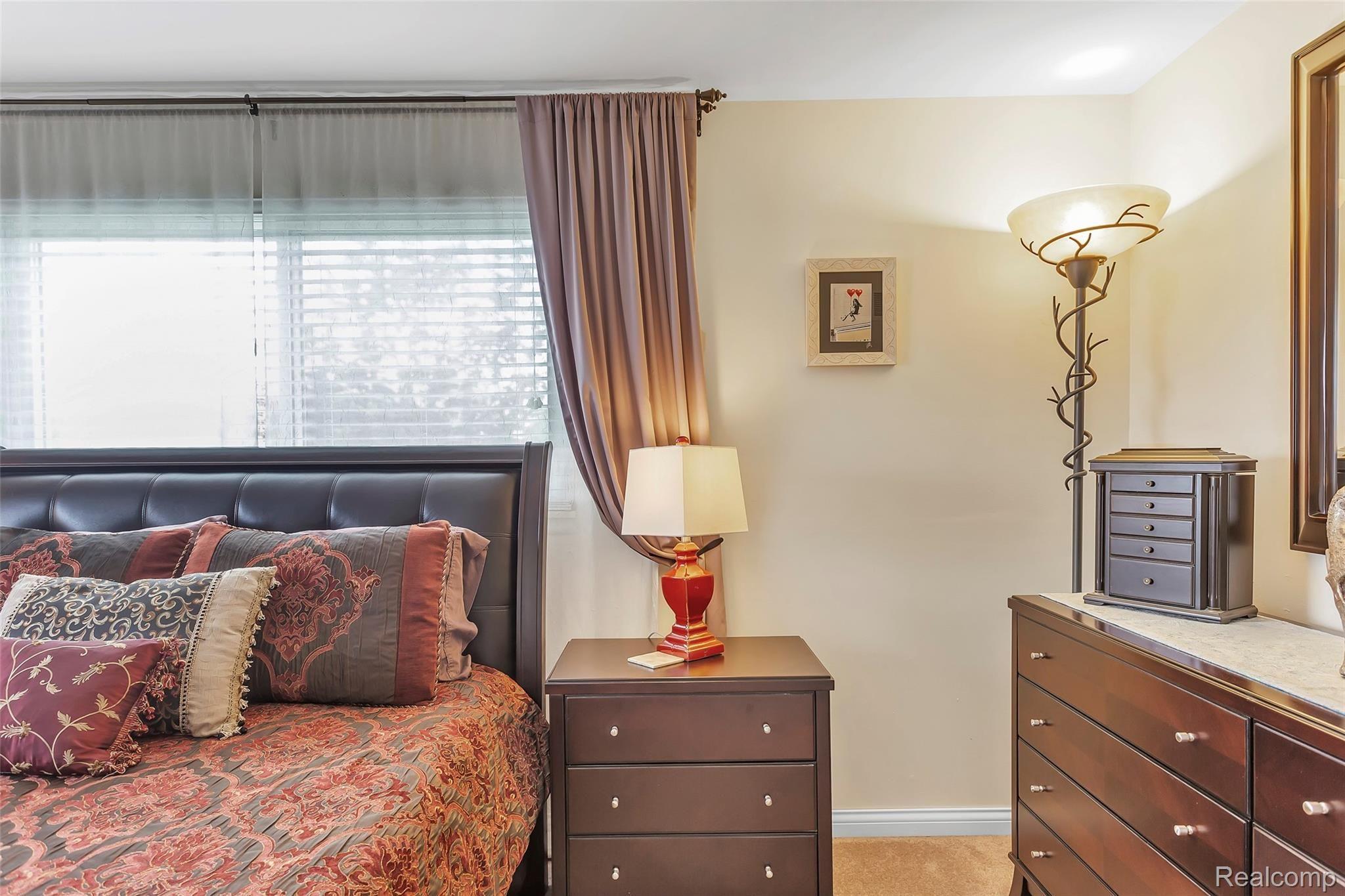 42059 Hanford Road Canton, MI 48187 - Photo 23 of 50 42059-Hanfod-WindowStill-Real-Estate-Photography-23.jpg