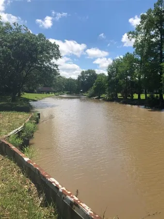 $425,000 | 711 West Sale Road, Lake Charles, LA 70605