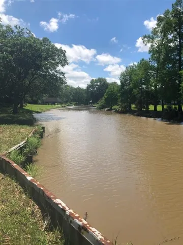 $425,000 | 711 West Sale Road, Lake Charles, LA 70605