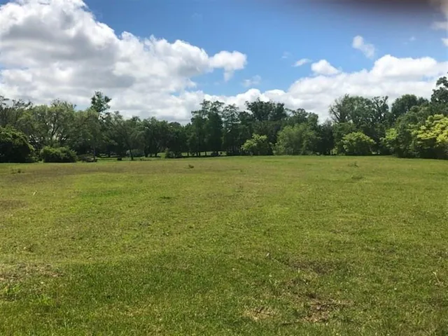 $425,000 | 711 West Sale Road, Lake Charles, LA 70605