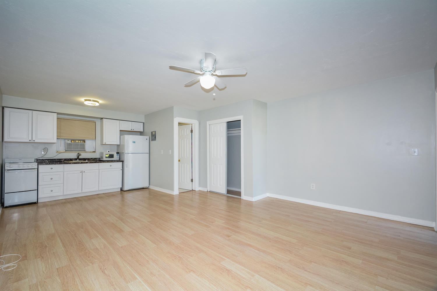 3550 Kirk Road Palm Springs, FL 33461 - Photo 23 of 32 Kitchen Unit