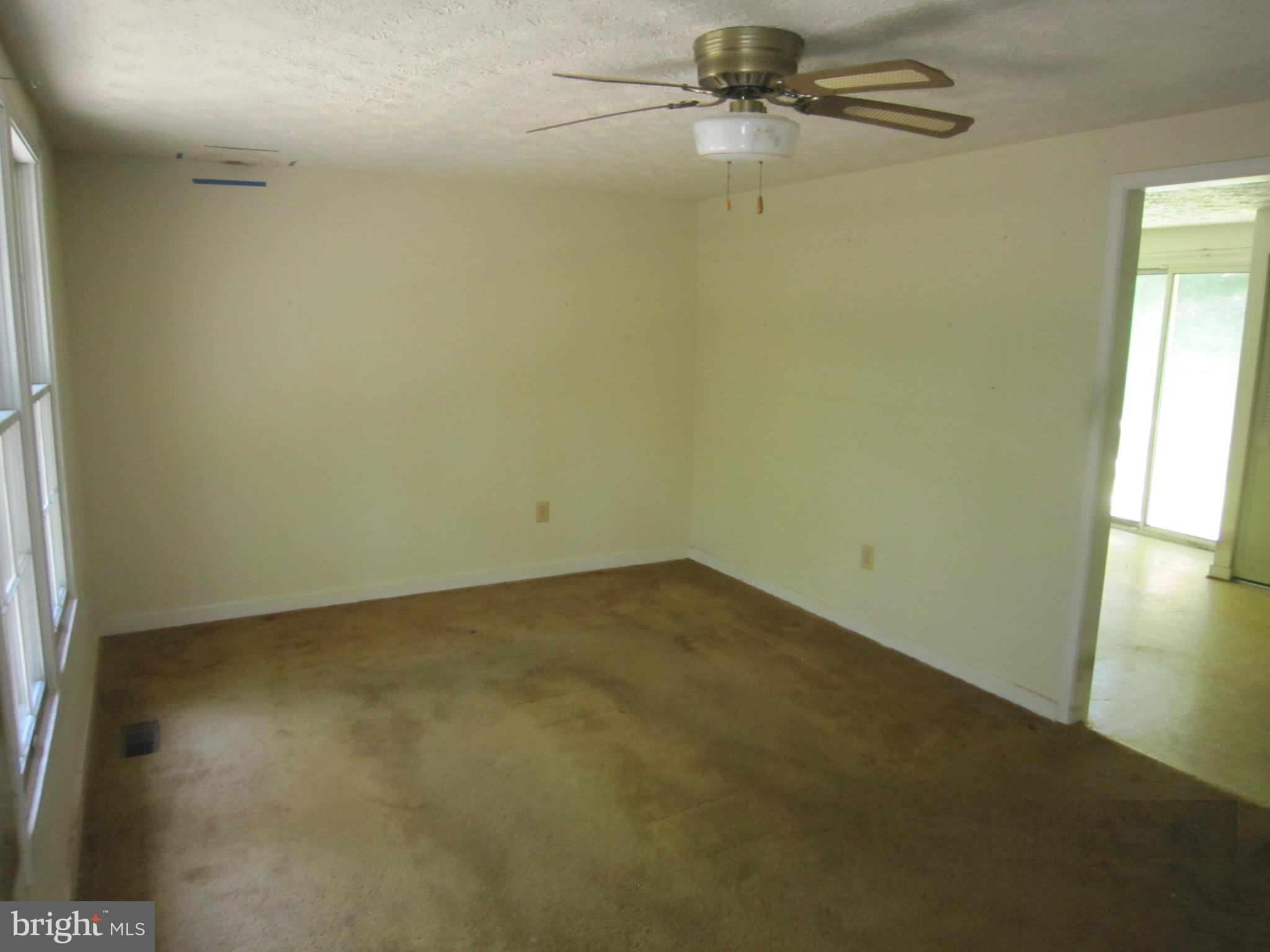 2215 Hughes Shop Road Westminster, MD 21158 - Photo 12 of 27 Living Room