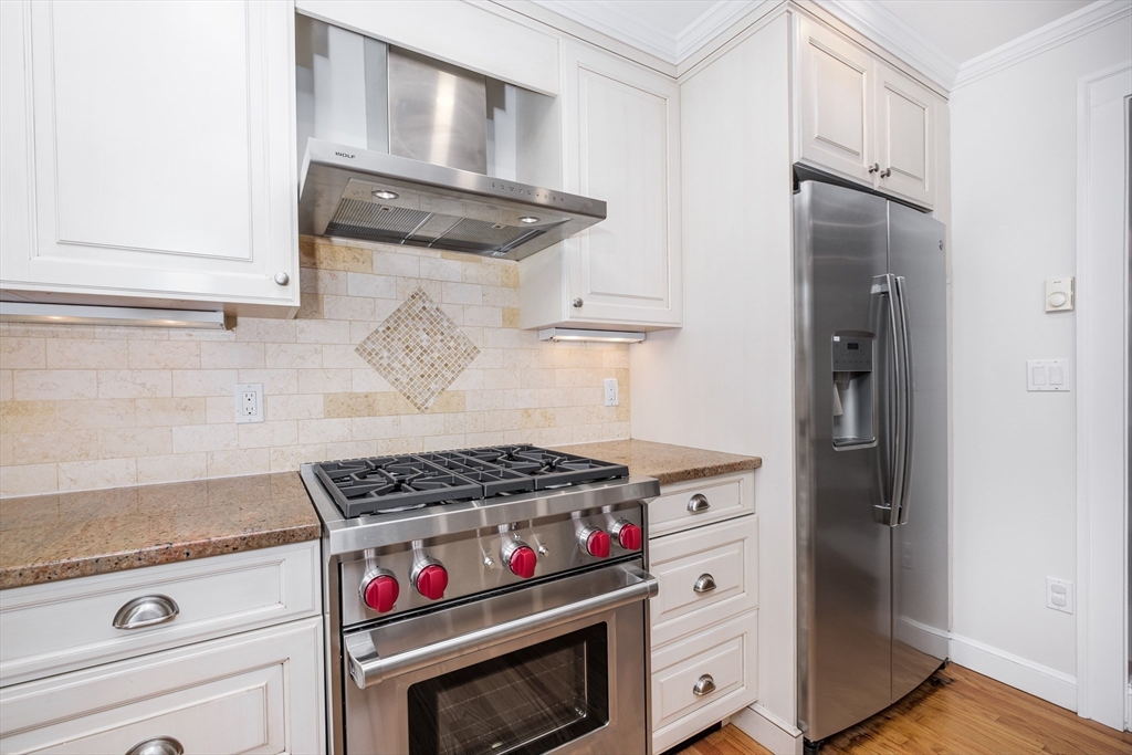 84 Wallis Road Brookline, MA 02467 - Photo 7 of 36