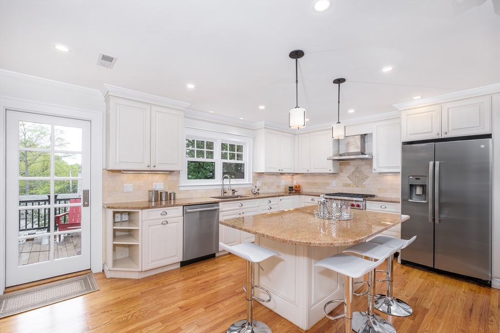 84 Wallis Road Brookline, MA 02467 - Photo 8 of 36