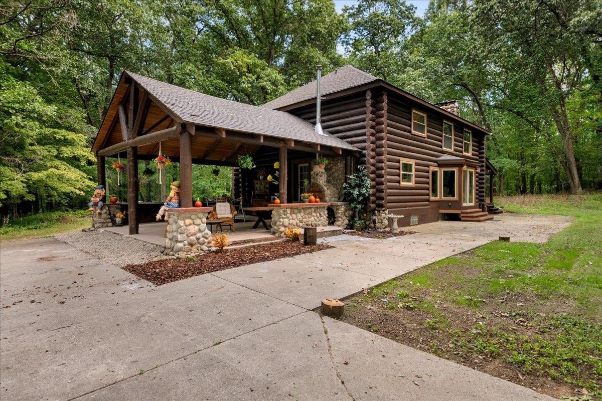 9505 Joel Road Holly, MI 48442 - Photo 1 of 62 Gallery Image 1