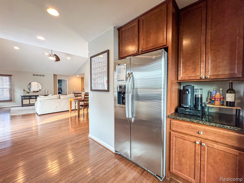 708 Dressler Lane Rochester Hills, MI 48307 - Photo 4 of 24