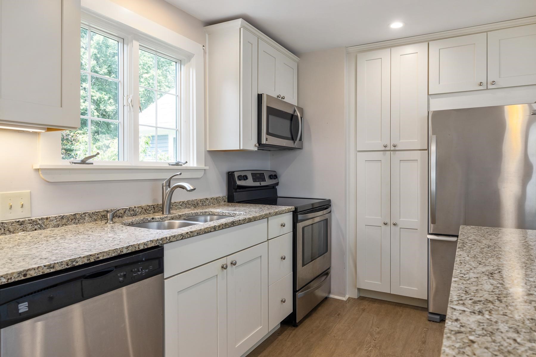 101 Roberts Road Rollinsford, NH 03869 - Photo 5 of 40 Gallery Image 5