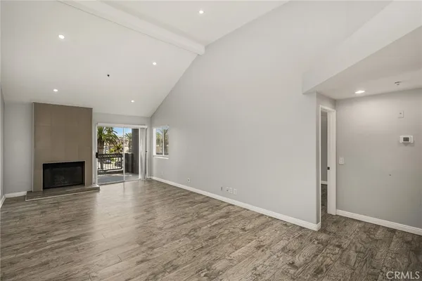 $4,200 | 310 Lake Street, Unit 301, Huntington Beach, CA 92648