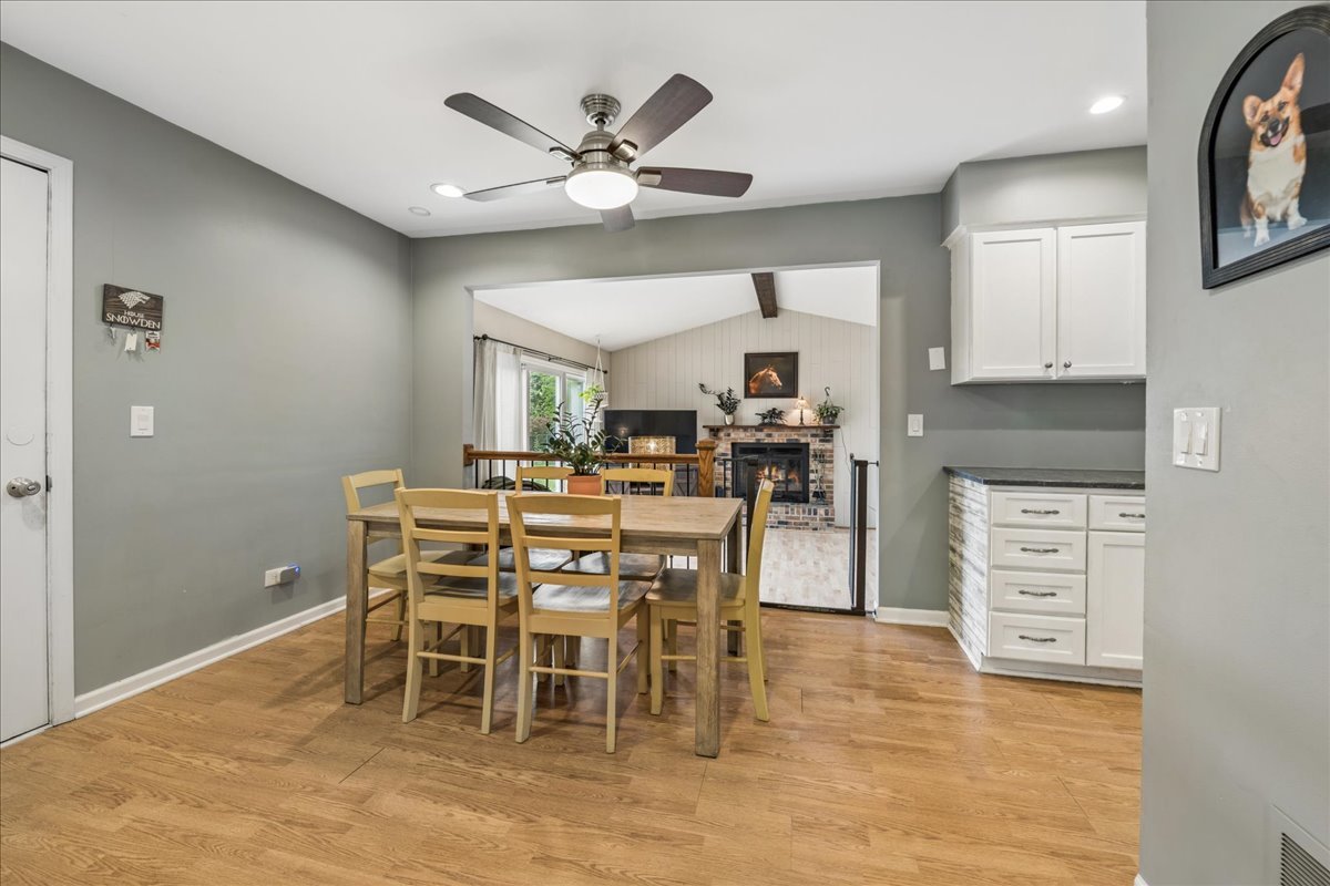 39 Boxwood Lane Cary, IL 60013 - Photo 4 of 23