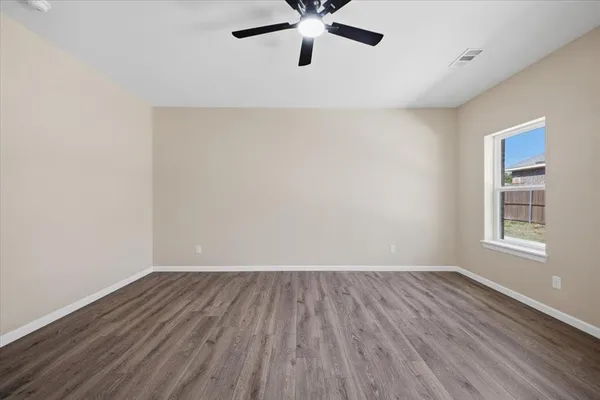 $429,999 | 2222 Water Crest Lane, Glenn Heights, TX 75154
