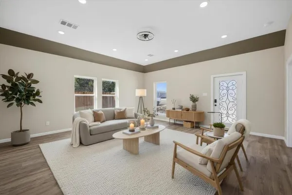 $429,999 | 2222 Water Crest Lane, Glenn Heights, TX 75154