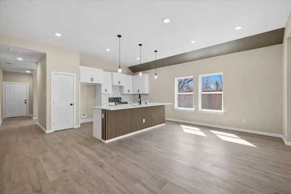 $429,999 | 2222 Water Crest Lane, Glenn Heights, TX 75154