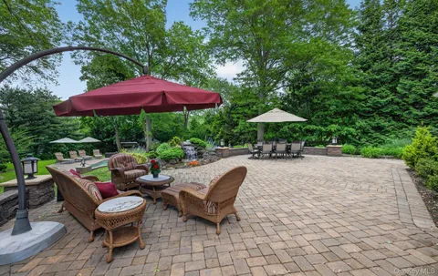 $1,399,999 | 12 Wildwood Drive, Dix Hills, NY 11746