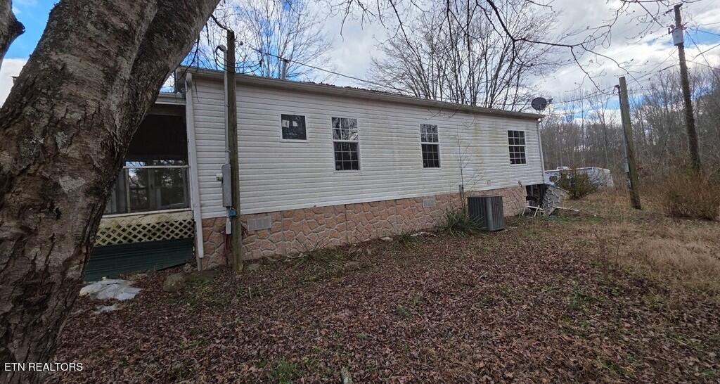 158 Batley Loop Road Clinton, TN 37716 - Photo 2 of 8 Rear view02092026