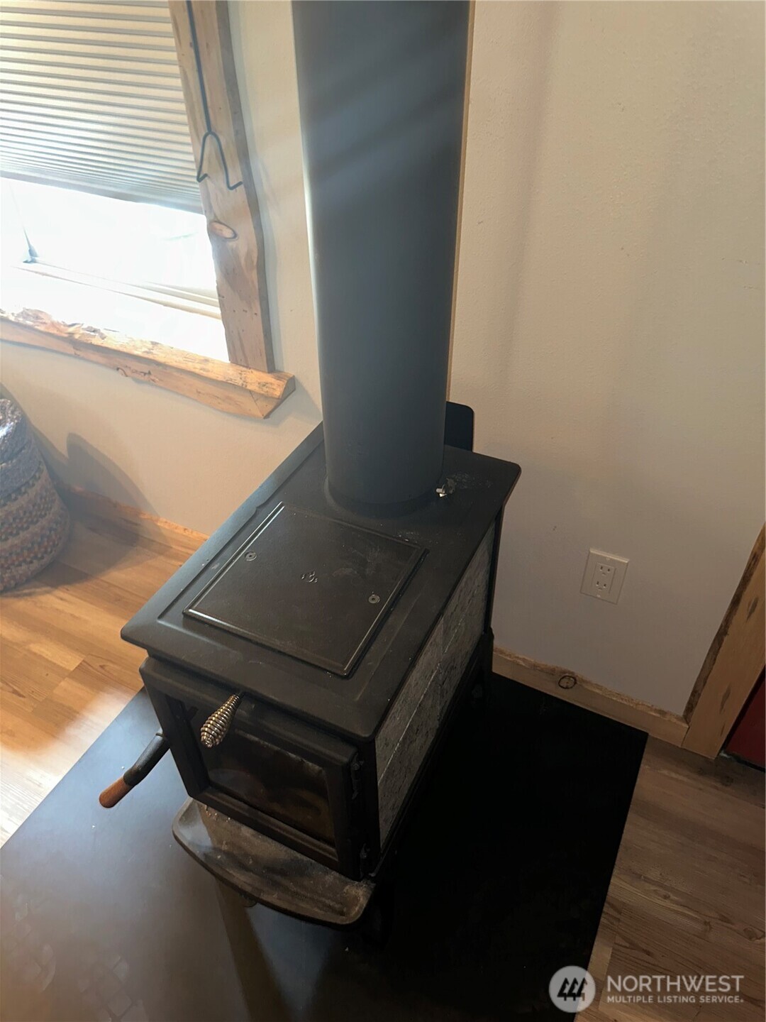 22415 Stirrup Road Leavenworth, WA 98826 - Photo 15 of 19 a view of balcony with furniture