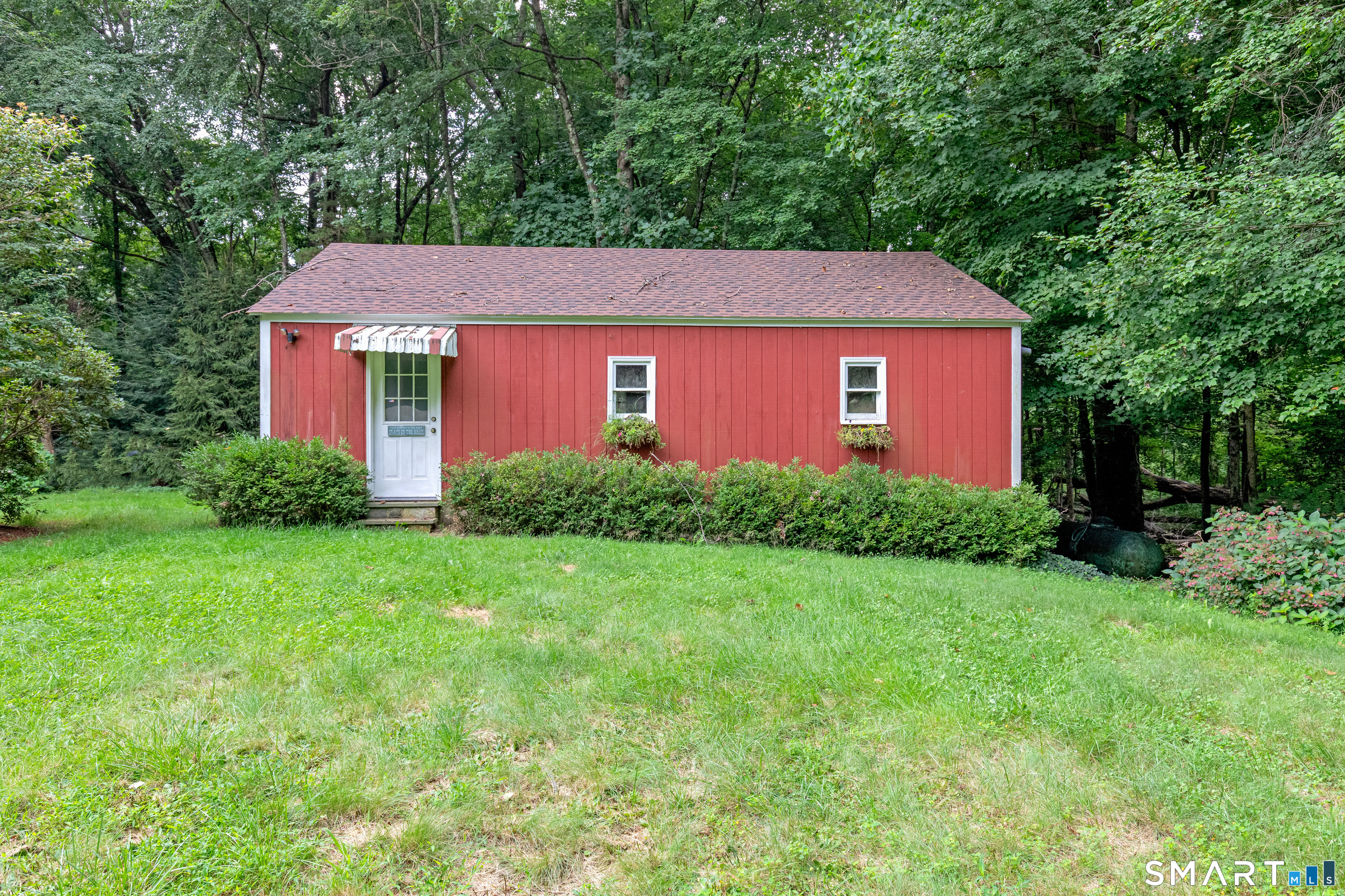 417 Chestnut Tree Hill Road Oxford, CT 06478 - Photo 12 of 39 Gallery Image 12