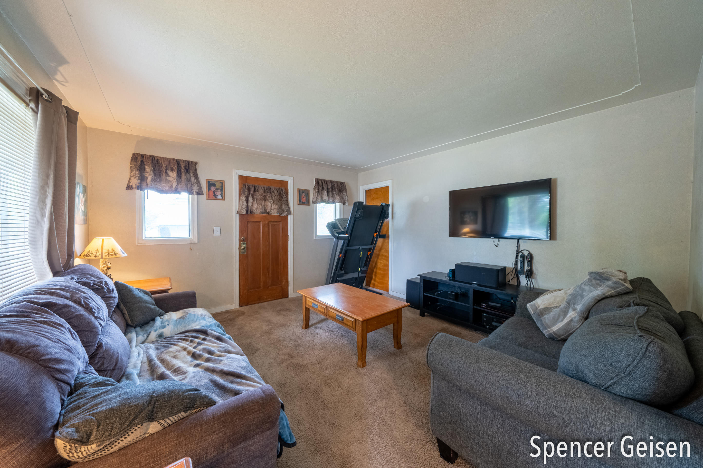 520 South Bridge Street Belding, MI 48809 - Photo 2 of 33 520 S Bridge St, Belding, MI 48809-2