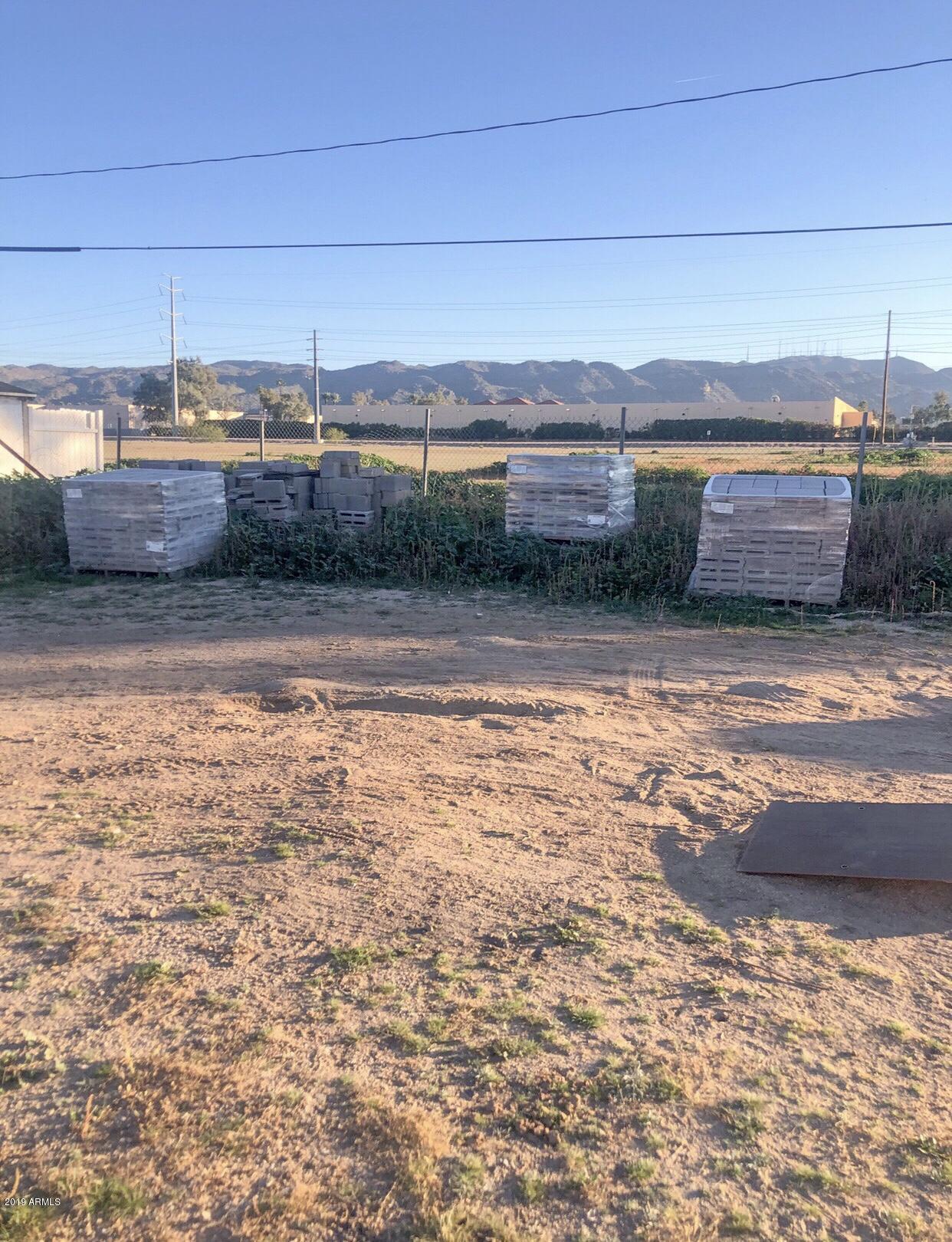303 East Carter Road Phoenix, AZ 85042 - Photo 19 of 35 0ECAEE04-CA1F-4C77-9A9D-458F88363143