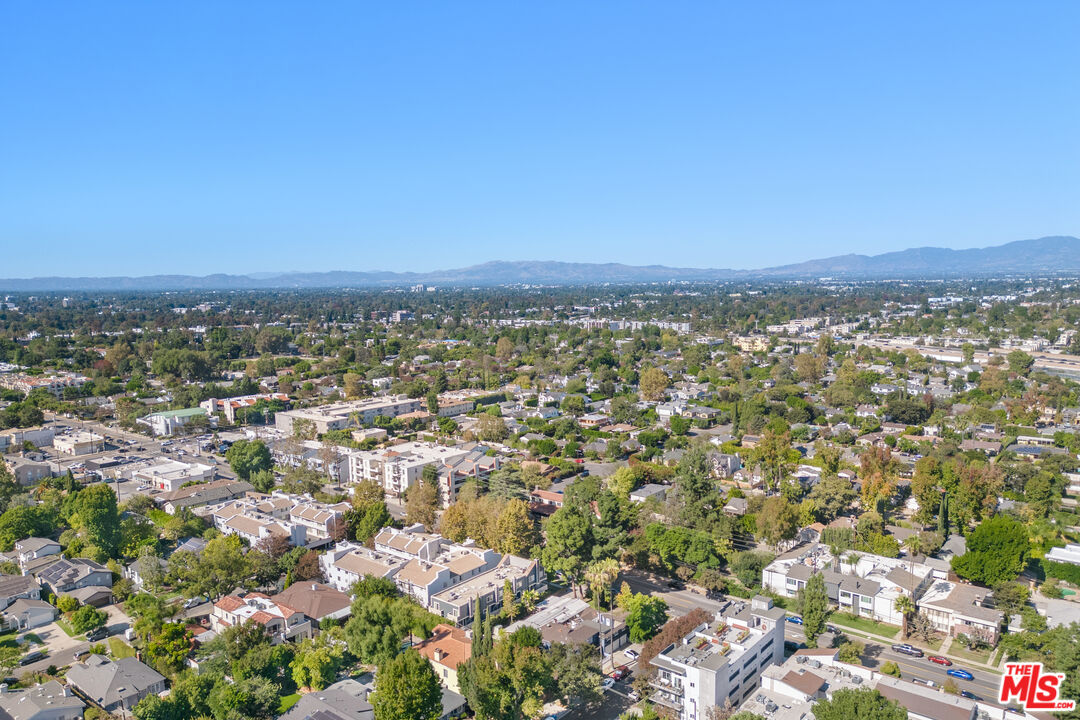 12334 Moorpark Street Studio City, CA 91604 - Photo 20 of 33 an aerial view of multiple house