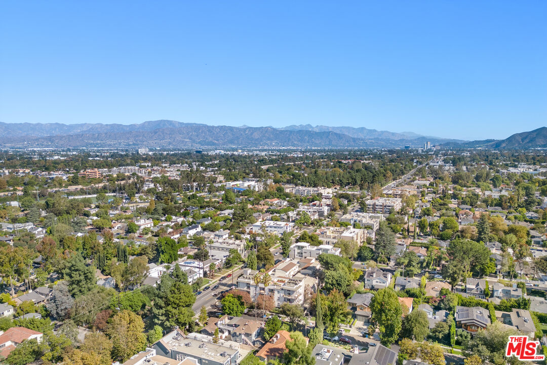 12334 Moorpark Street Studio City, CA 91604 - Photo 21 of 33 a view of a city with mountain