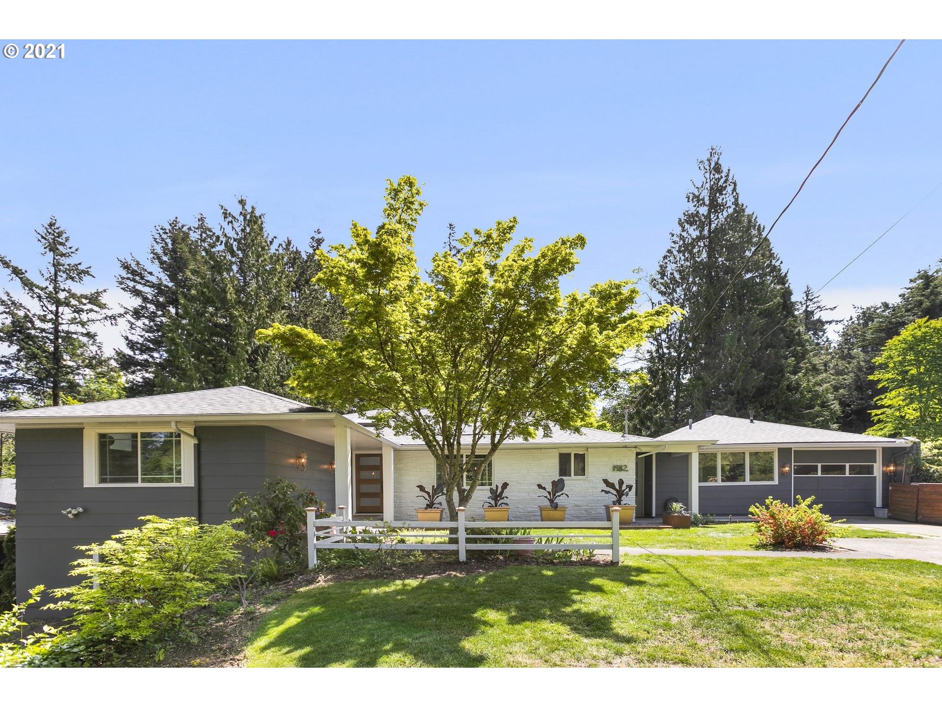 1982 Wembley Park Road Lake Oswego, OR 97034 - Photo 1 of 32 Gallery Image 1