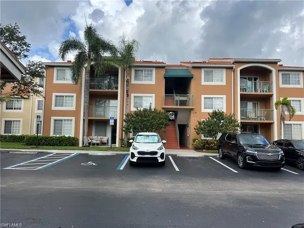 $2,250 | 1210 Wildwood Lakes Boulevard, Unit 206, Naples, FL 34104