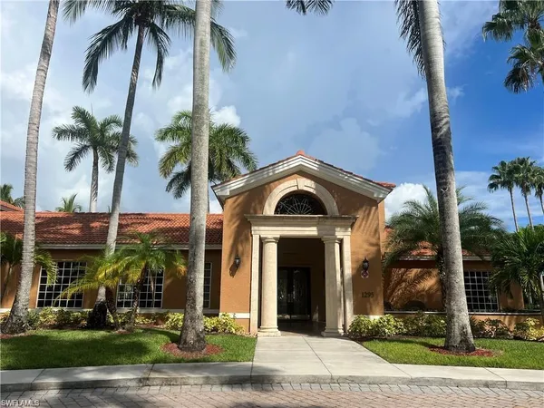 $2,250 | 1210 Wildwood Lakes Boulevard, Unit 206, Naples, FL 34104