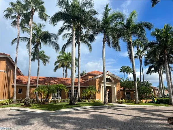 $2,250 | 1210 Wildwood Lakes Boulevard, Unit 206, Naples, FL 34104