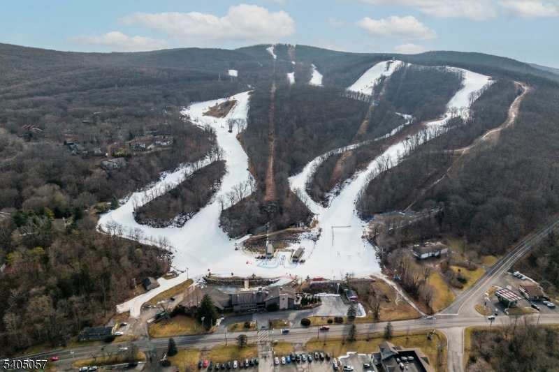 1 Baltusrol, Unit 2 Vernon, NJ 07462 - Photo 35 of 37